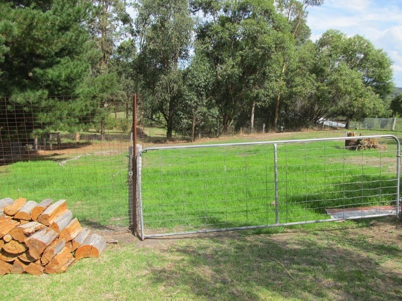 1240 Great Alpine Road, Sarsfield VIC 3875