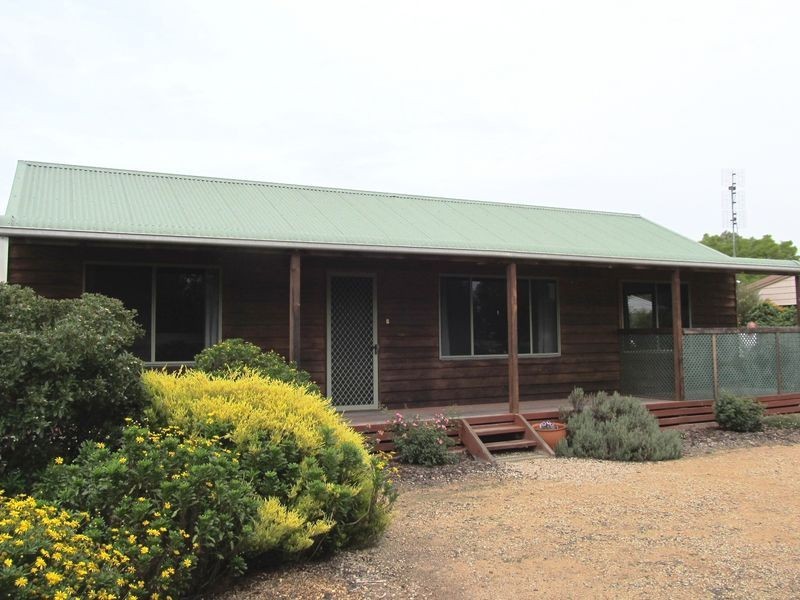 31 Hoyt Street, Lindenow VIC 3865