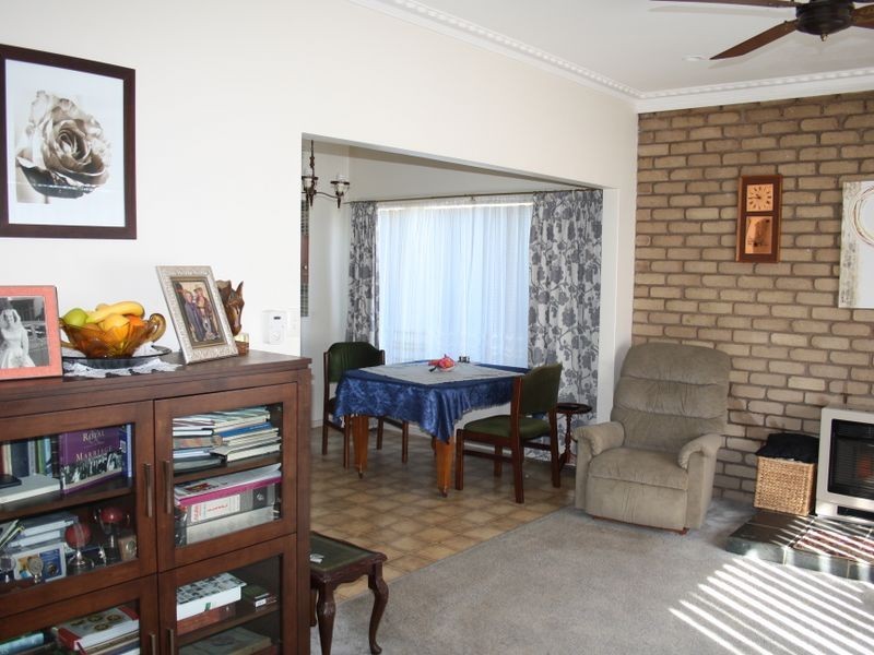 51 Mceacharn Street, Bairnsdale VIC 3875