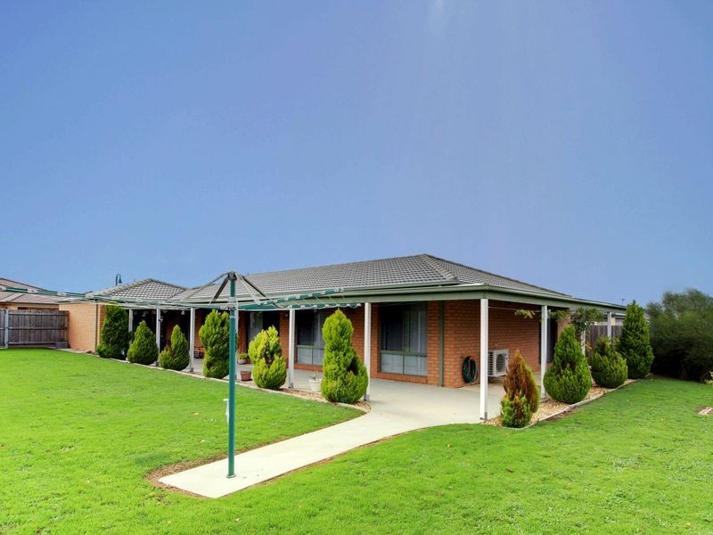 12 Phoebes Way, Bairnsdale VIC 3875