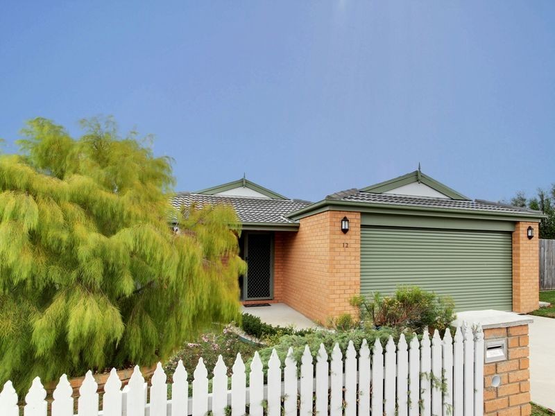 12 Phoebes Way, Bairnsdale VIC 3875