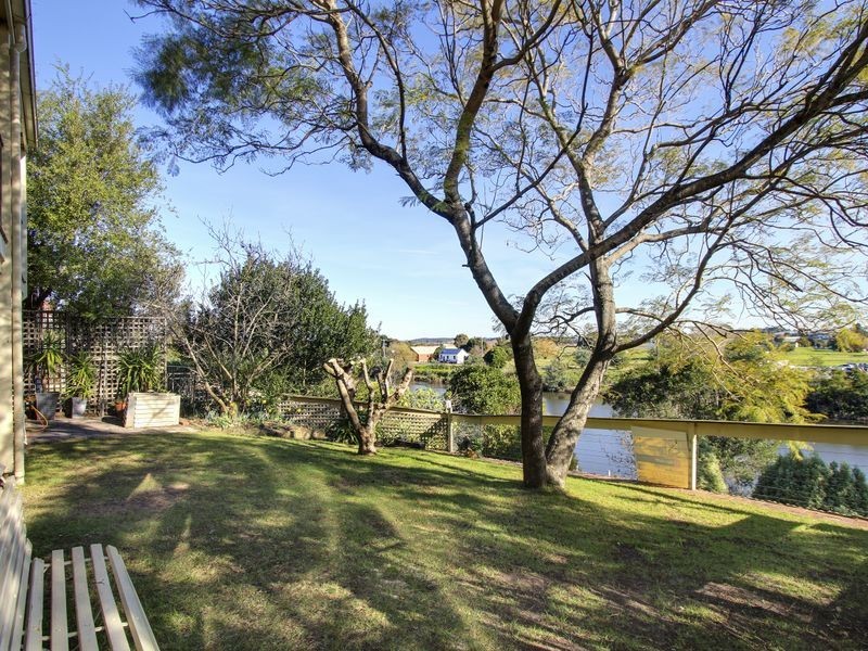 12 Robb Street, Bairnsdale VIC 3875