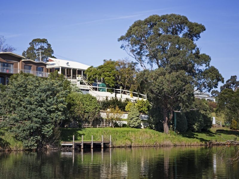 12 Robb Street, Bairnsdale VIC 3875