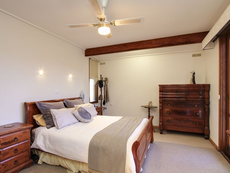 12 Robb Street, Bairnsdale VIC 3875