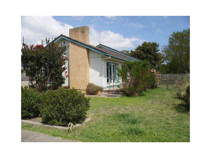 14 Churchill Street, Bairnsdale VIC 3875