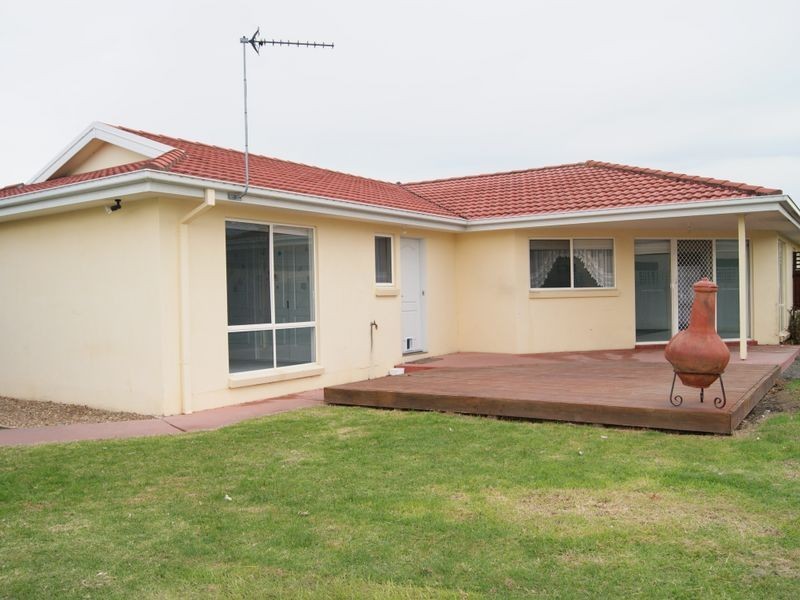 9 Balmoral Crescent, Bairnsdale VIC 3875
