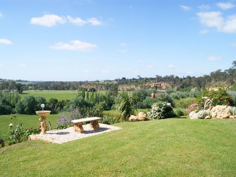 66 Johnsons Road, Tambo Upper VIC 3885