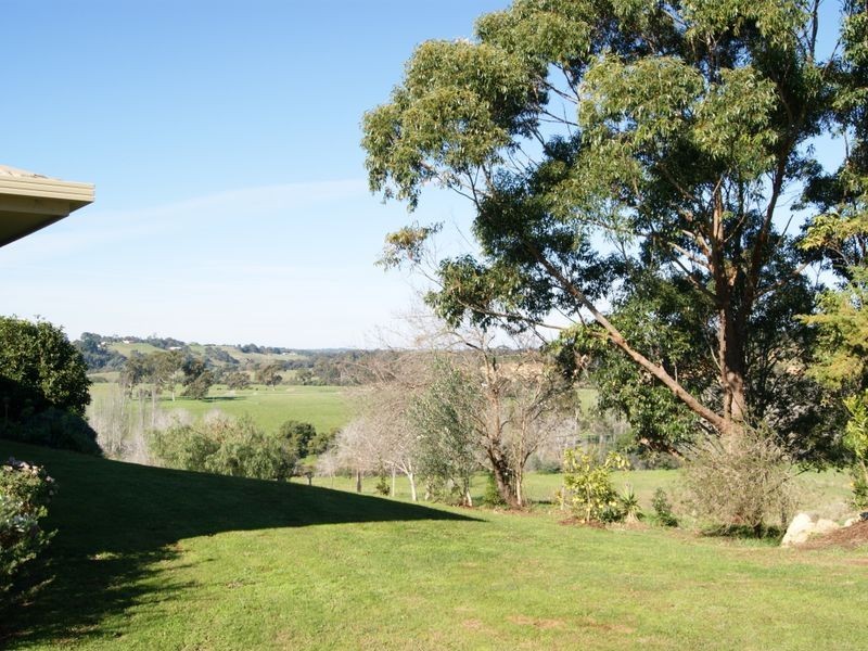 66 Johnsons Road, Tambo Upper VIC 3885