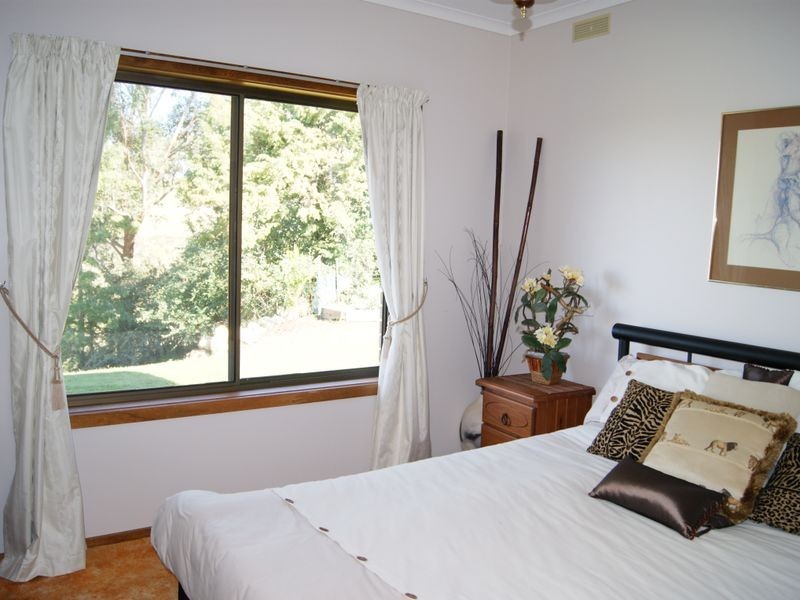 66 Johnsons Road, Tambo Upper VIC 3885