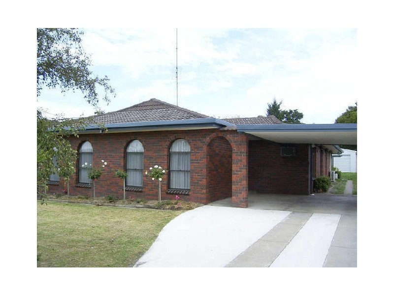 13 Gray Street, Bairnsdale VIC 3875