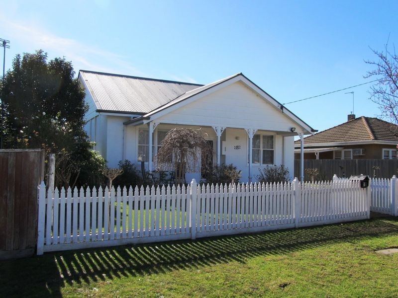 8 Anderson Street, Bairnsdale VIC 3875