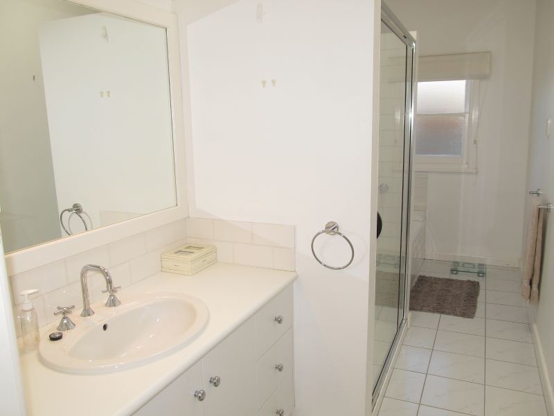 8 Anderson Street, Bairnsdale VIC 3875