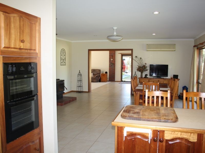 66 Watts  Road, Nicholson VIC 3882
