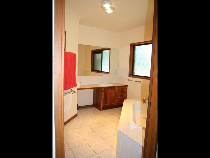 66 Watts  Road, Nicholson VIC 3882