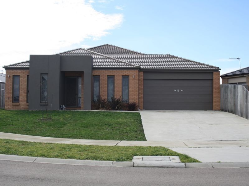 19 Phoebes Way, Bairnsdale VIC 3875
