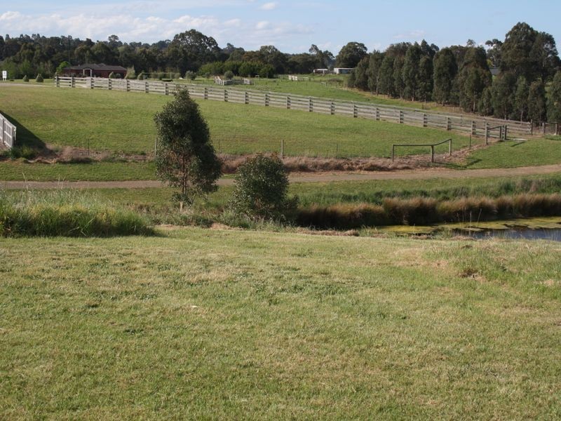 43 Cranes Terrace, Bairnsdale VIC 3875