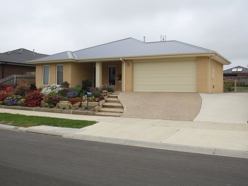 22 McCallum Drive, Bairnsdale VIC 3875