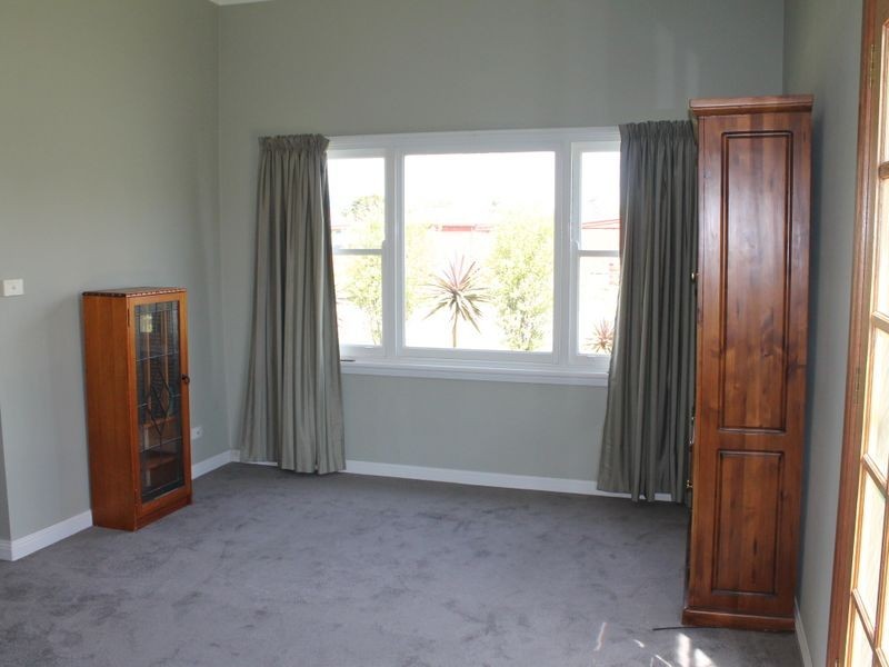 8 Charles Street, Bairnsdale VIC 3875