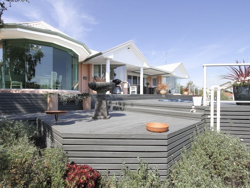 51 Harnham Drive, Bairnsdale VIC 3875