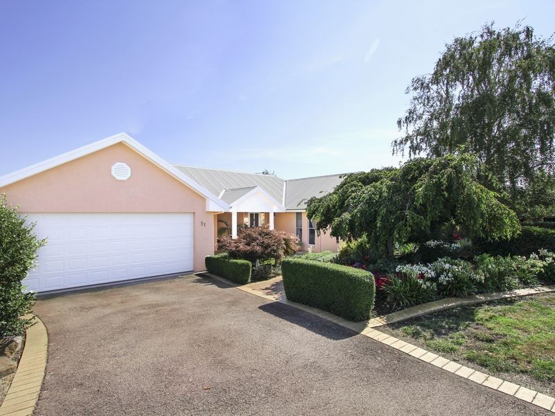 51 Harnham Drive, Bairnsdale VIC 3875