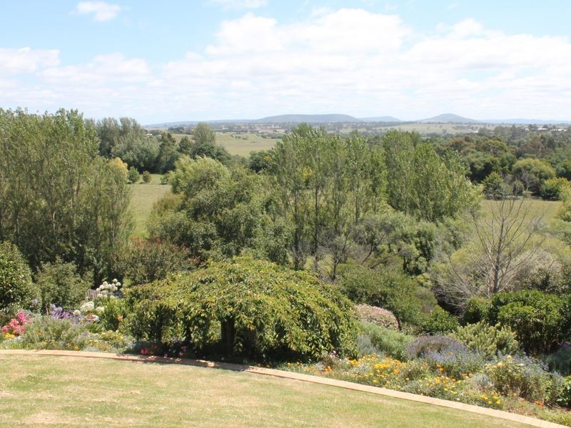 51 Harnham Drive, Bairnsdale VIC 3875