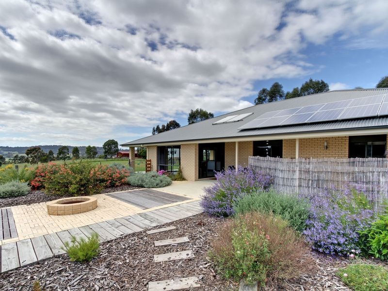 17 School Rd, Bairnsdale VIC 3875