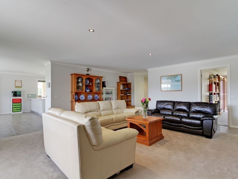 17 School Rd, Bairnsdale VIC 3875