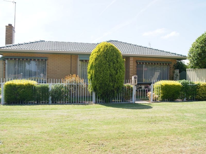 37 Riley Street, Bairnsdale VIC 3875