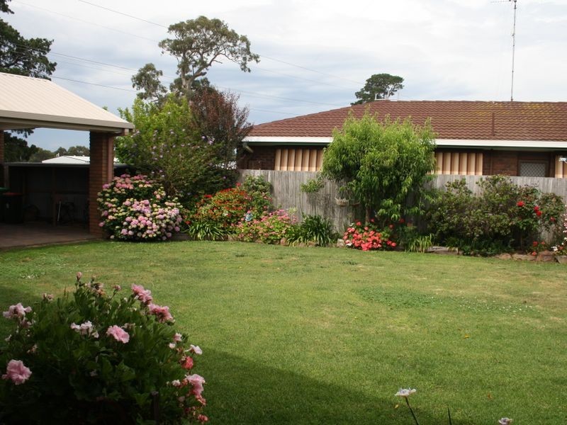 37 Calvert Street, Bairnsdale VIC 3875