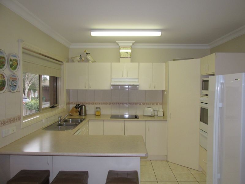 2 Clifton Close, Wy Yung VIC 3875