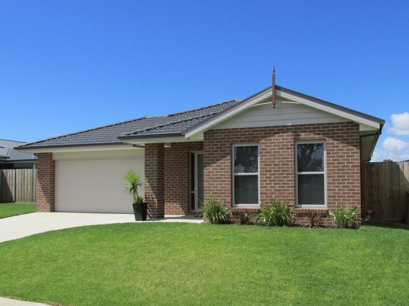 24 McCallum Drive, Bairnsdale VIC 3875