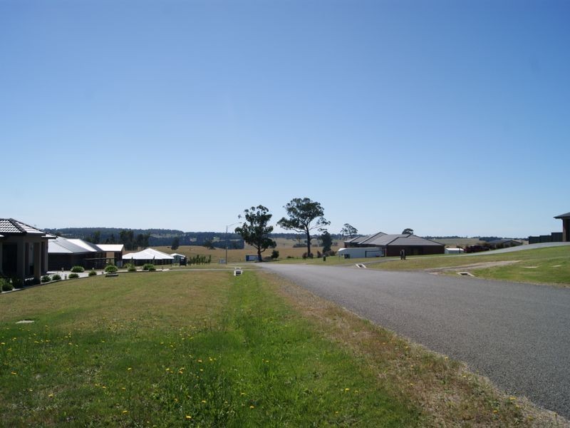 3 Maclure Drive, Wy Yung VIC 3875