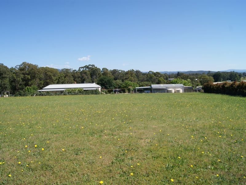 3 Maclure Drive, Wy Yung VIC 3875