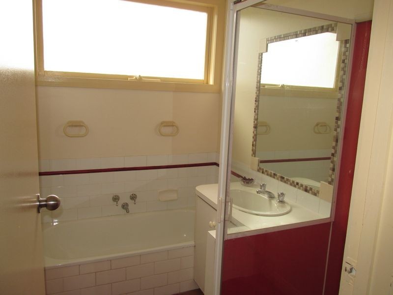 1808 Great Alpine Road, Mossiface VIC 3885