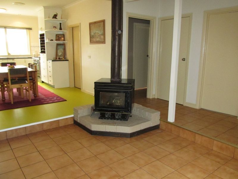 1808 Great Alpine Road, Mossiface VIC 3885