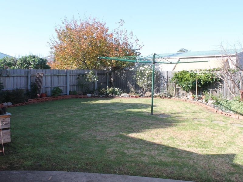 40 Balmoral Crescent, Bairnsdale VIC 3875