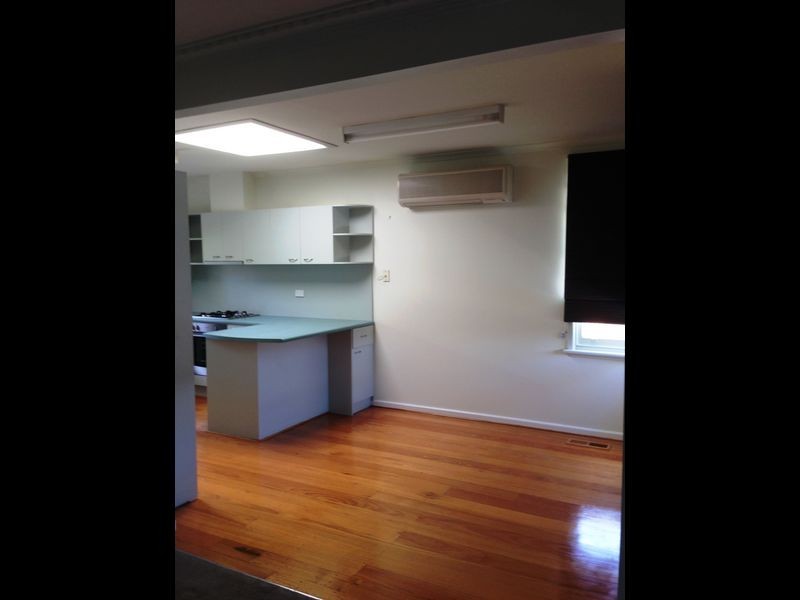 12 Ross Street, Bairnsdale VIC 3875