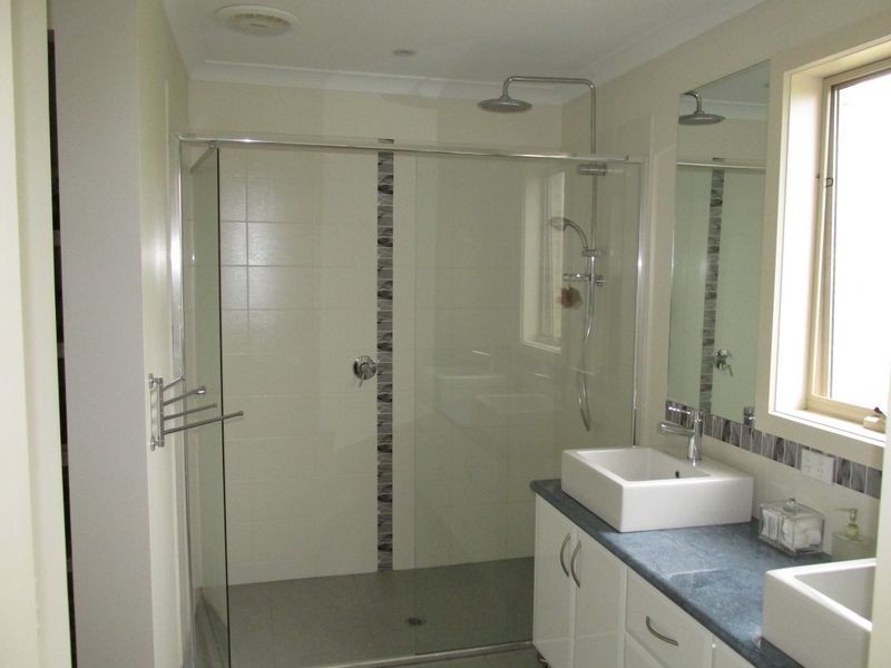 35 Kingsley Drive, Wy Yung VIC 3875