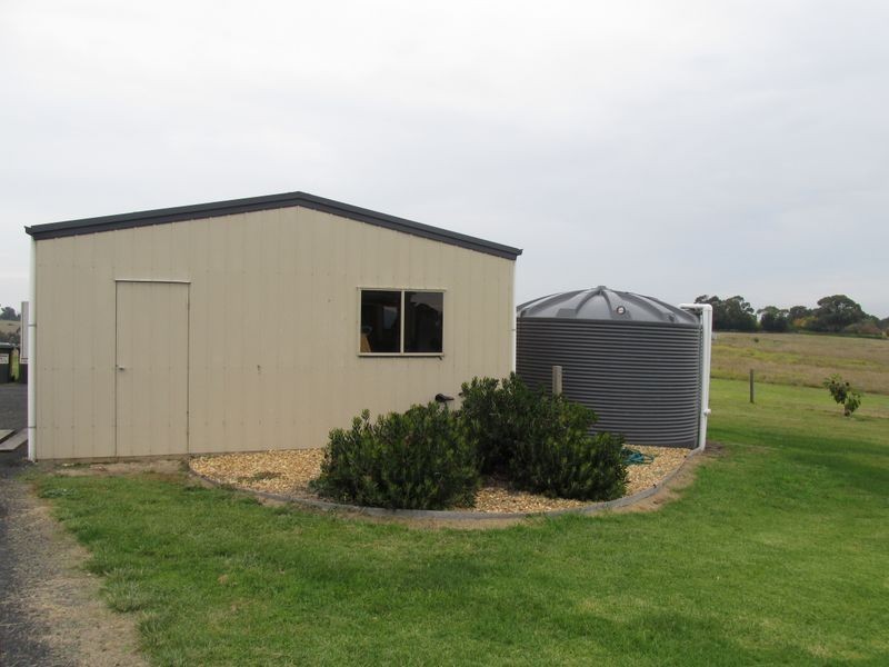 35 Kingsley Drive, Wy Yung VIC 3875