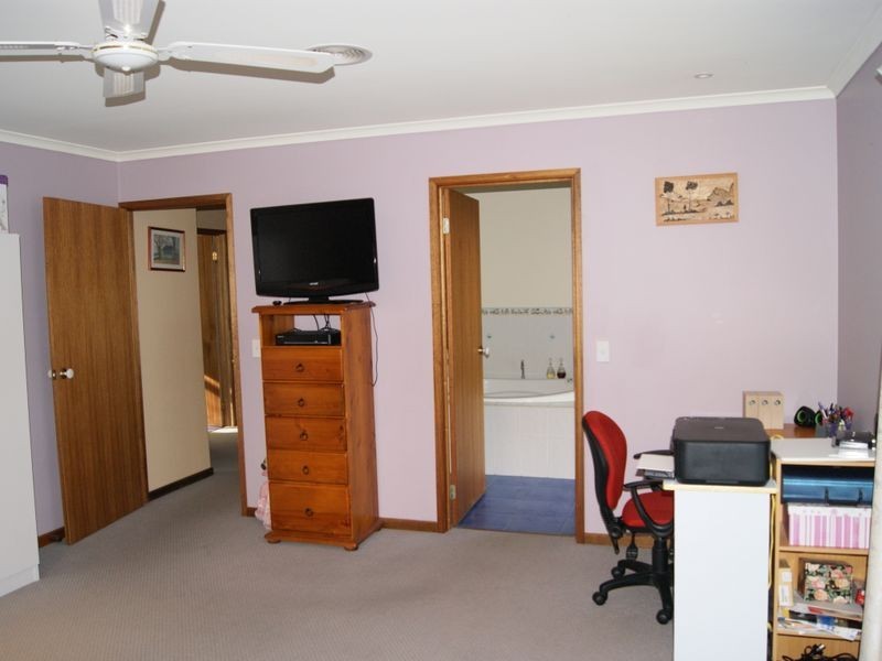 6 Lambournes Road, Bruthen VIC 3885