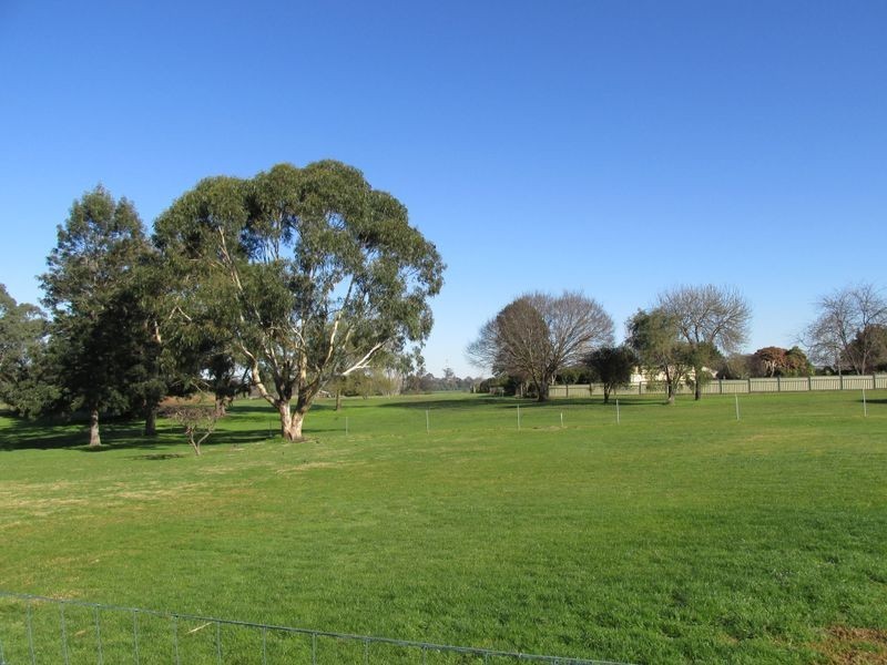 19 McKenzie Street, Lucknow VIC 3875