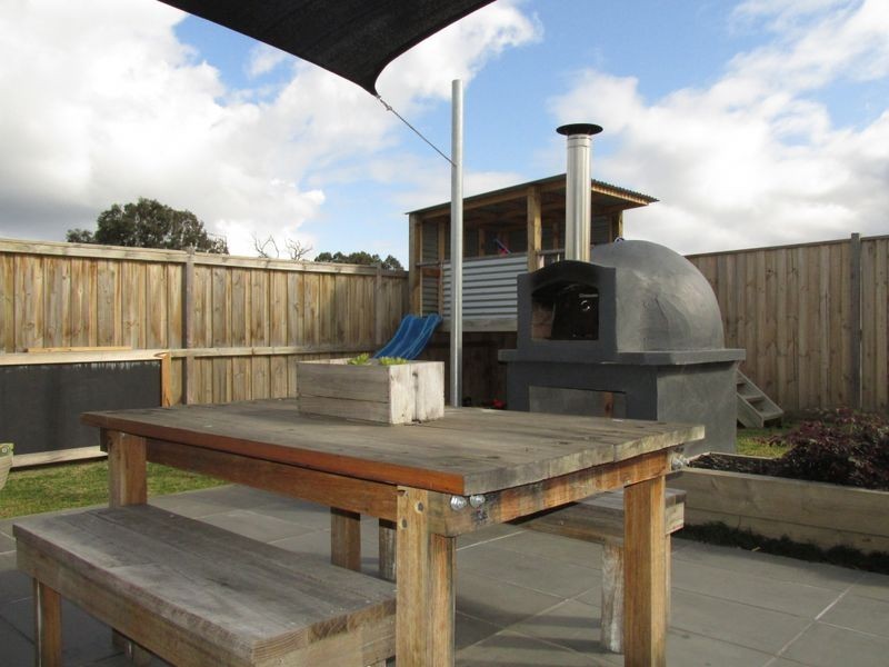 16 Cormorant Close, Bairnsdale VIC 3875