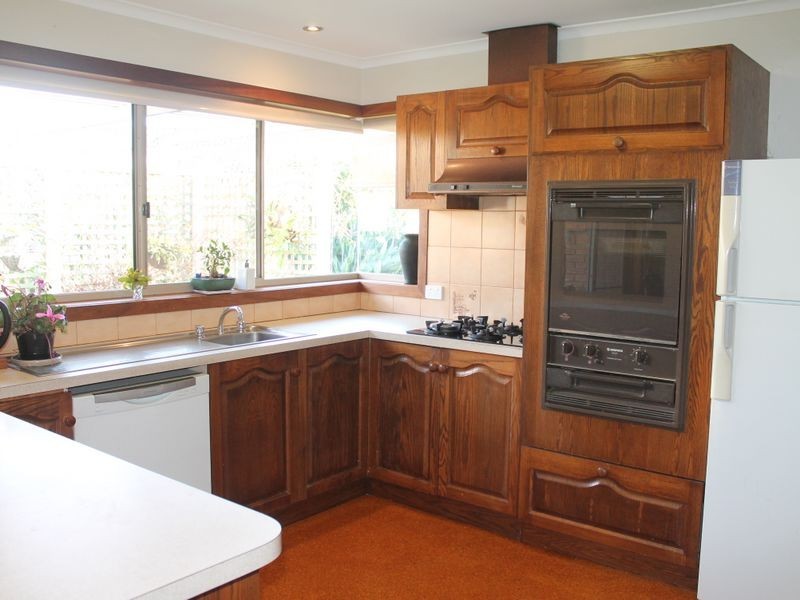 10 Morekana Crescent, Bairnsdale VIC 3875