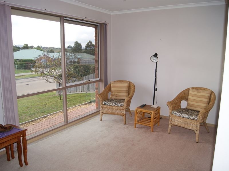 64 Balmoral Crescent, Bairnsdale VIC 3875