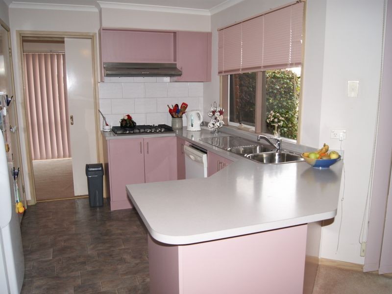 64 Balmoral Crescent, Bairnsdale VIC 3875