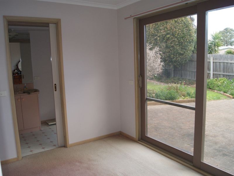 64 Balmoral Crescent, Bairnsdale VIC 3875