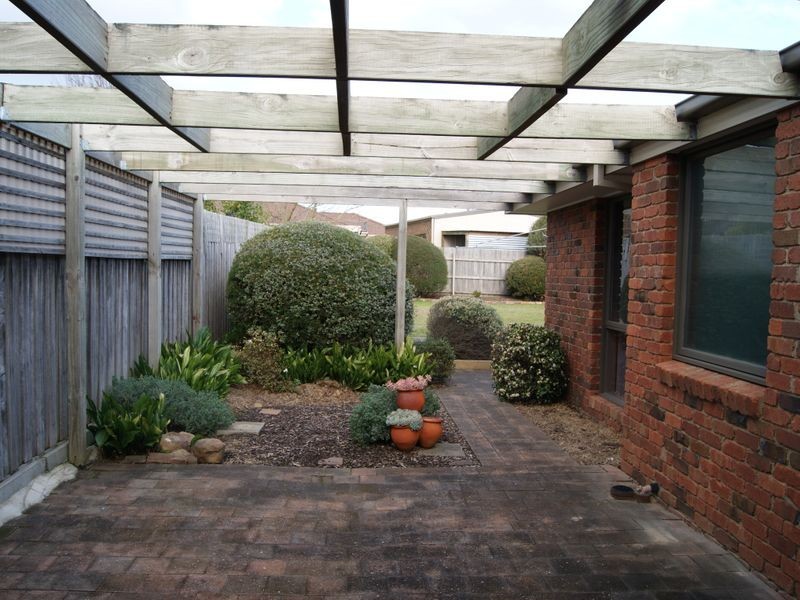 64 Balmoral Crescent, Bairnsdale VIC 3875