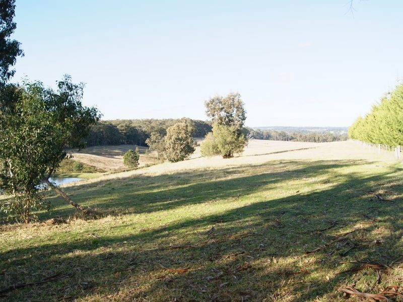 10 Holes Road, Mount Taylor VIC 3875