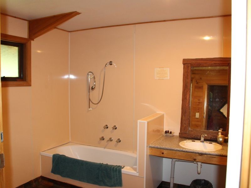 9 Saleyard Road, Buchan VIC 3885