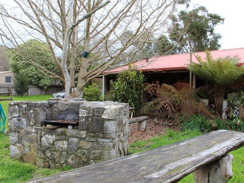 9 Saleyard Road, Buchan VIC 3885